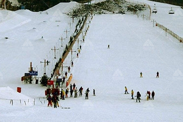 户外团建一日游？来北京莲花山滑雪场呀！