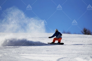 北京公司冬季团建活动-员工都抢着去的滑雪场