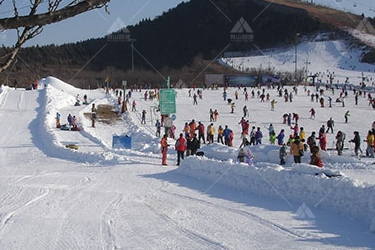 京郊最近的滑雪场——今冬团建，挚选莲花山！