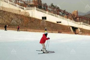 滑雪团建无忧篇丨几个动作，教你学会滑雪，笑傲雪场！