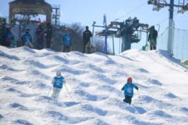去石京龙滑雪场团建好吗？