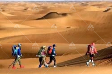 30人团建适合去沙漠徒步穿越吗？