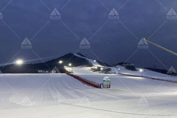 滑雪攻略：莲花山滑雪场一家京郊最近的滑雪场