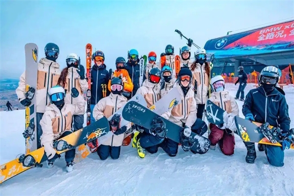 【懷柔懷北國際滑雪場二日】飛盤主題+滑雪
