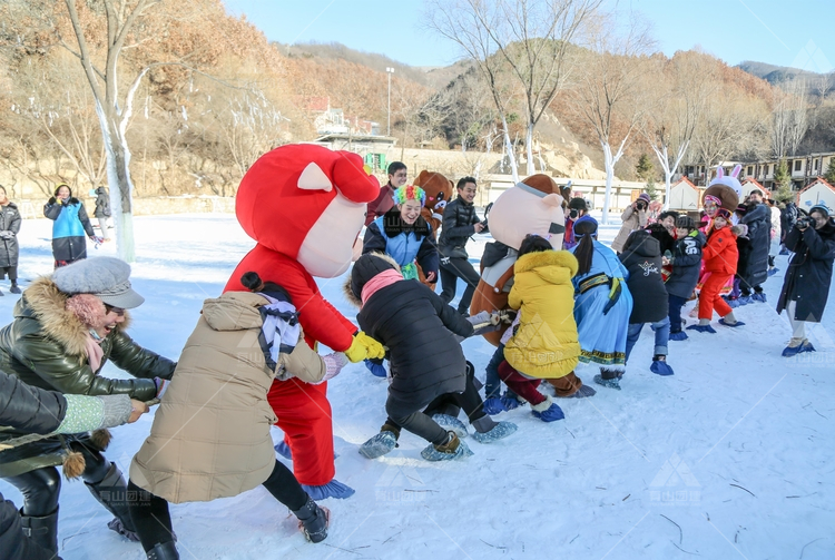 雪地滑雪 这个冬日最火爆的户外团建活动！_3