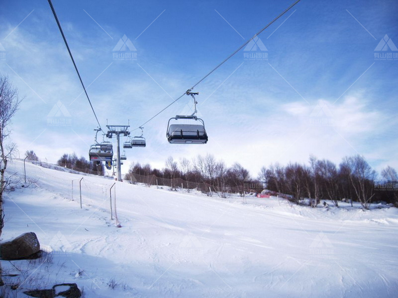 滑雪团建快乐多 滑雪缆车坐一坐_2