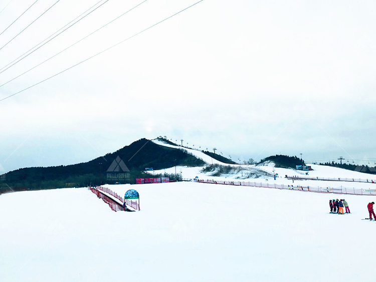 滑雪攻略：莲花山滑雪场一家京郊最近的滑雪场_6