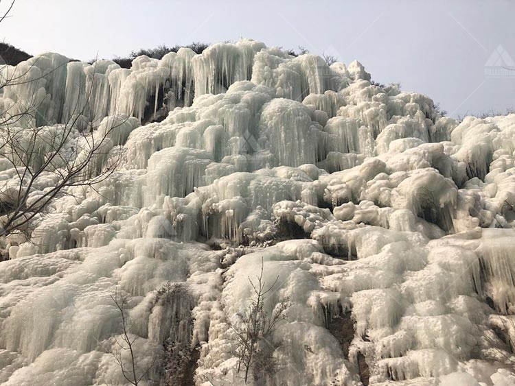 云瀑沟团建：白雪与冰山容合好像进入到溶洞美景！_6