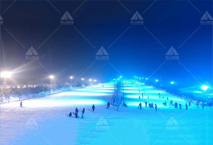 滑雪团建：夜场滑雪感受不一样的滑雪体验_1
