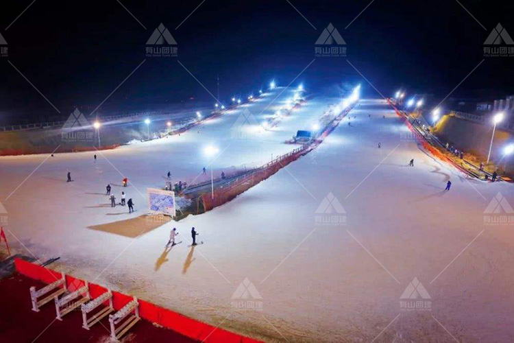 滑雪团建：夜场滑雪感受不一样的滑雪体验_4