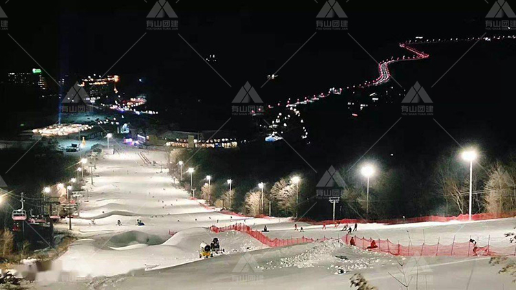 滑雪团建：夜场滑雪感受不一样的滑雪体验_3