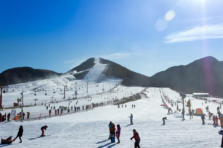 北京附近有哪些热门滑雪团建场地呢？_1