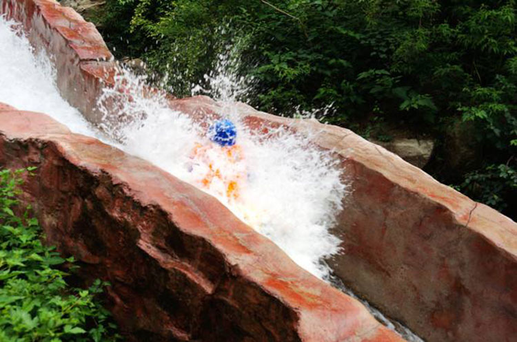 夏季团建活动方案：水长城上的高山滑水_3