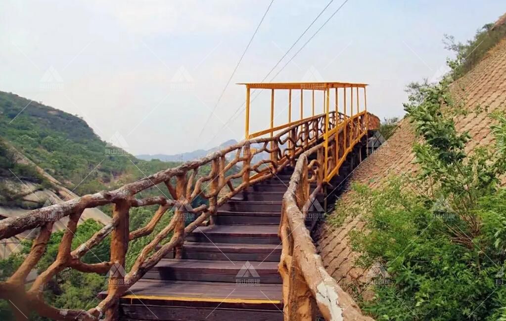 假日徒步团建休闲好去处——神堂峪木栈道_1