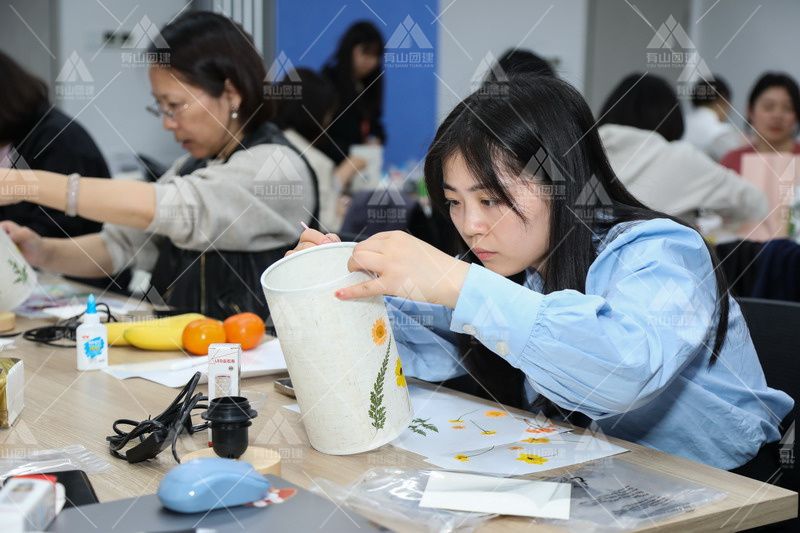 上藥康德樂-2023年3月壓花臺燈一日團建_6